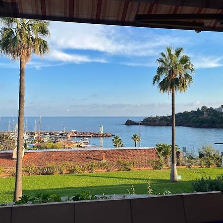 Appartement Avec Vue Mer Et Piscine Theoule-sur-Mer Luaran gambar