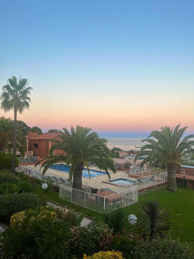 Appartement Avec Vue Mer Et Piscine Theoule-sur-Mer Luaran gambar