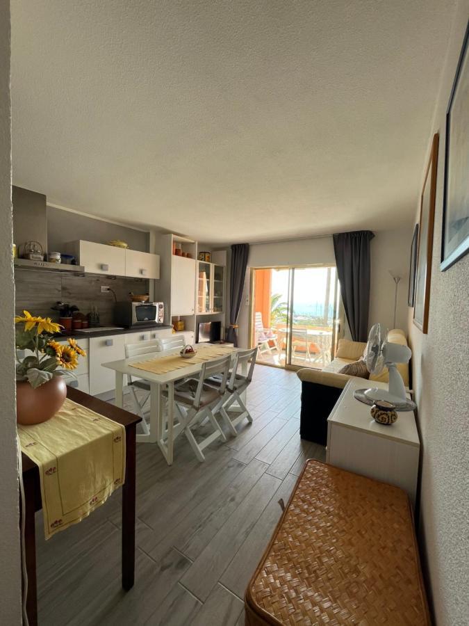Appartement Avec Vue Mer Et Piscine Theoule-sur-Mer Luaran gambar
